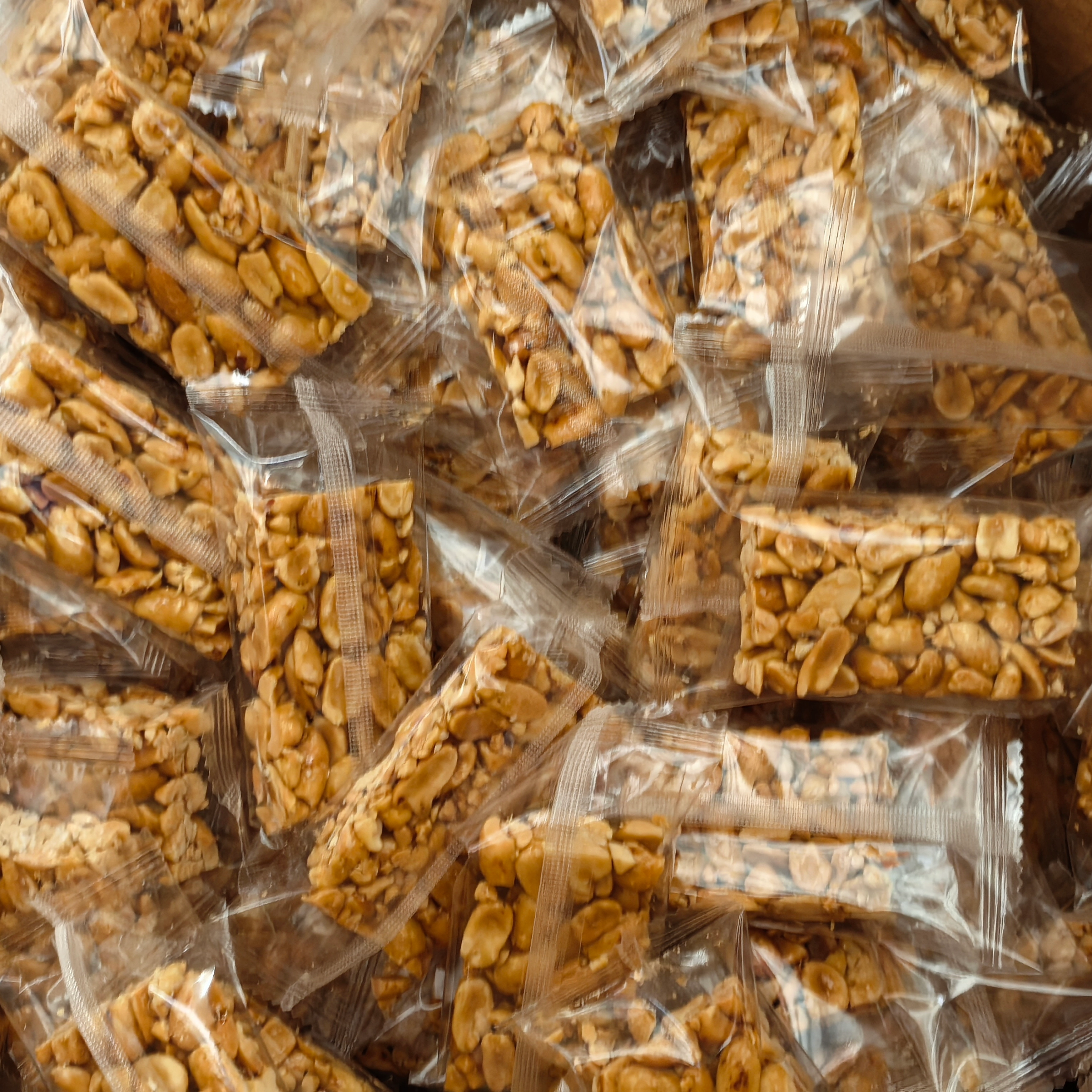 熱烈歡迎客戶蒞臨我廠試機花生酥生產線，共話合作新機遇